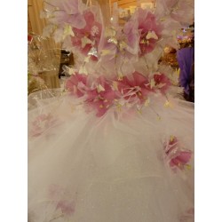 Bonbonnière originale sur robe de mariée