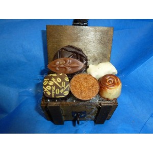 Mini Coffre en bois garni chocolats