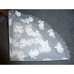 tulle blanc imprimé fleurs blanches